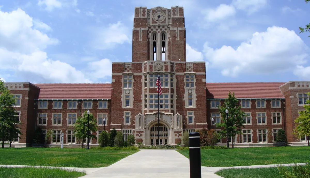 Ayres Hall at The University of Tennessee, Knoxville. Anming Hu, a former associate professor at the university, was accused of lying about his affiliation with a Chinese university. (Nightryder84/ CC-BY-3.0/Wikimedia Commons)