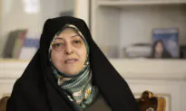 US Revokes Green Card of Iranian Whose Mother Was Involved in 1979 Hostage Crisis