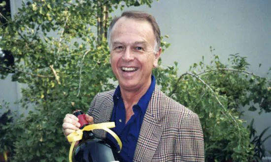 Joe Coulombe, Founder of Popular Trader Joe’s Markets, Dies