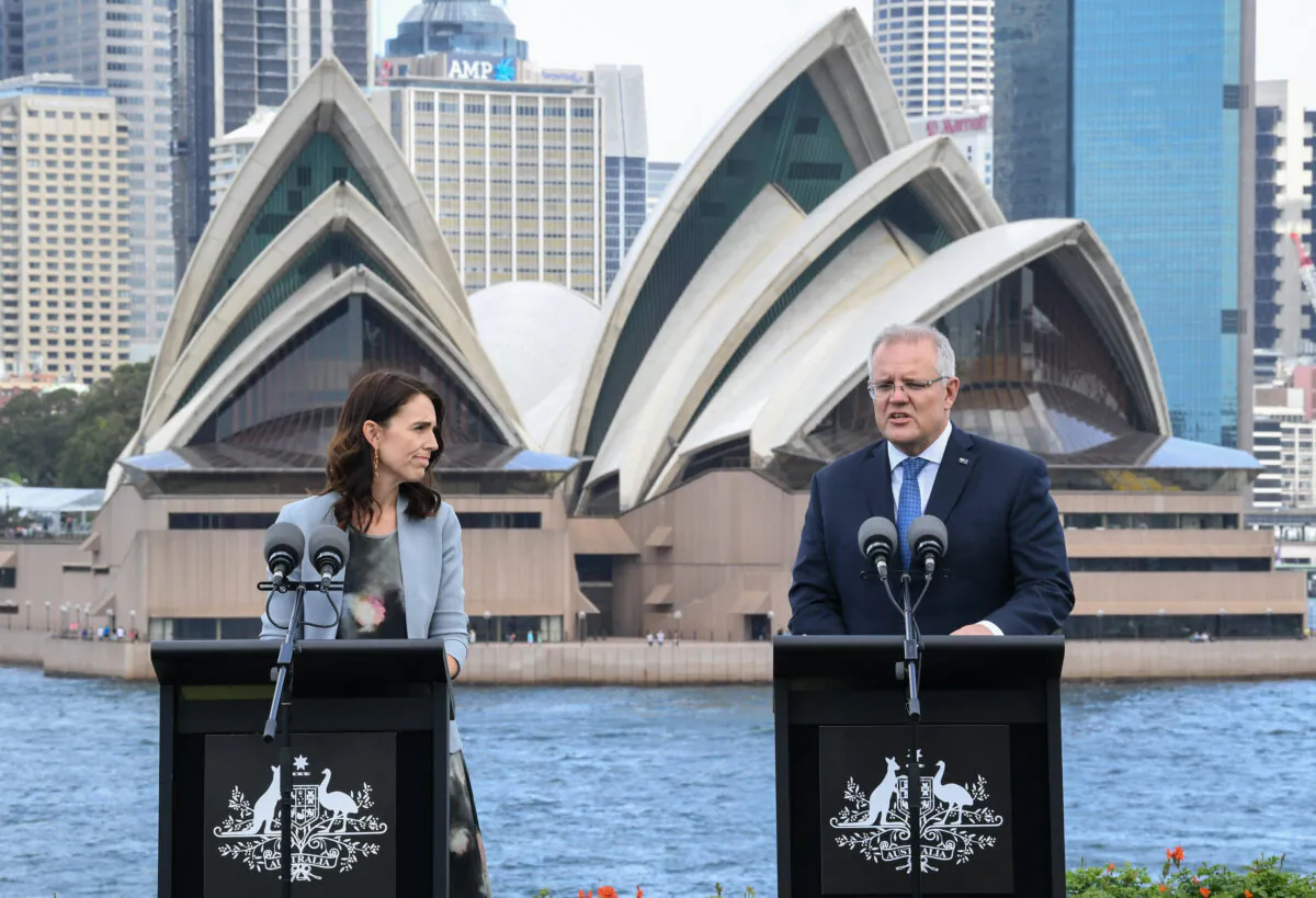 New Zealand Prime Minister, Jacinda Ardern and (R) Australian Prime Minster, Scott Morrison speak to media at a press conference held at Admiralty House in Sydney, Australia on Feb. 28, 2020. (James D. Morgan/Getty Images)