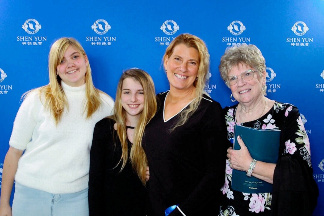Leeza Bock (3rd L) attended Shen Yun Performing Arts with her daughters and mother in Las Vegas at The Smith Center for Performing Arts, on March 1, 2020. (NTDTelevision)