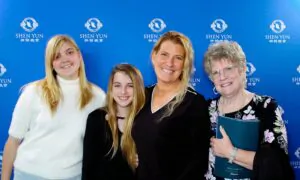 Corporate Director Proud to Have Her Teen Daughters Learn from Shen Yun