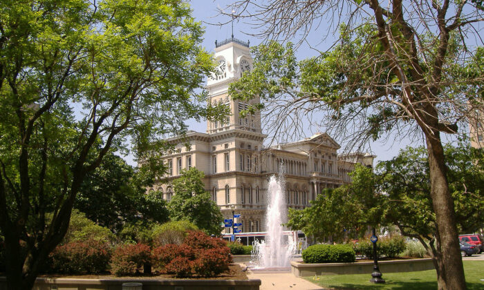 The Louisville City Hall in Louisville, Kentucky, on May 9, 2007. (Bedford/Wikimedia Commons)