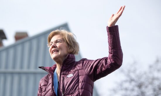 Sen. Warren Heaps Praise After 200 Google Workers Form Union