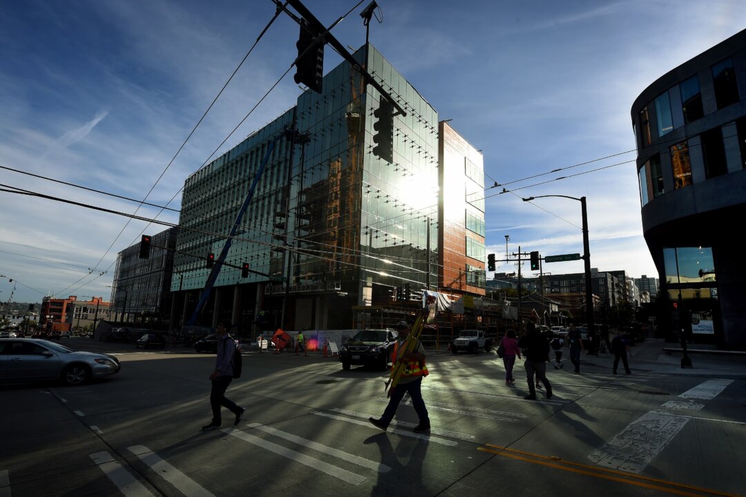 Amazon Employee in Seattle Tests Positive for COVID-19