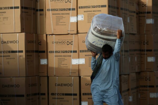 IRAN-ECONOMY-CORONAVIRUS