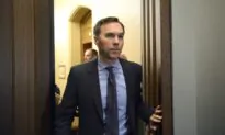 Coronavirus: Morneau Says Ottawa Will Soon Announce Support for Those Quarantined