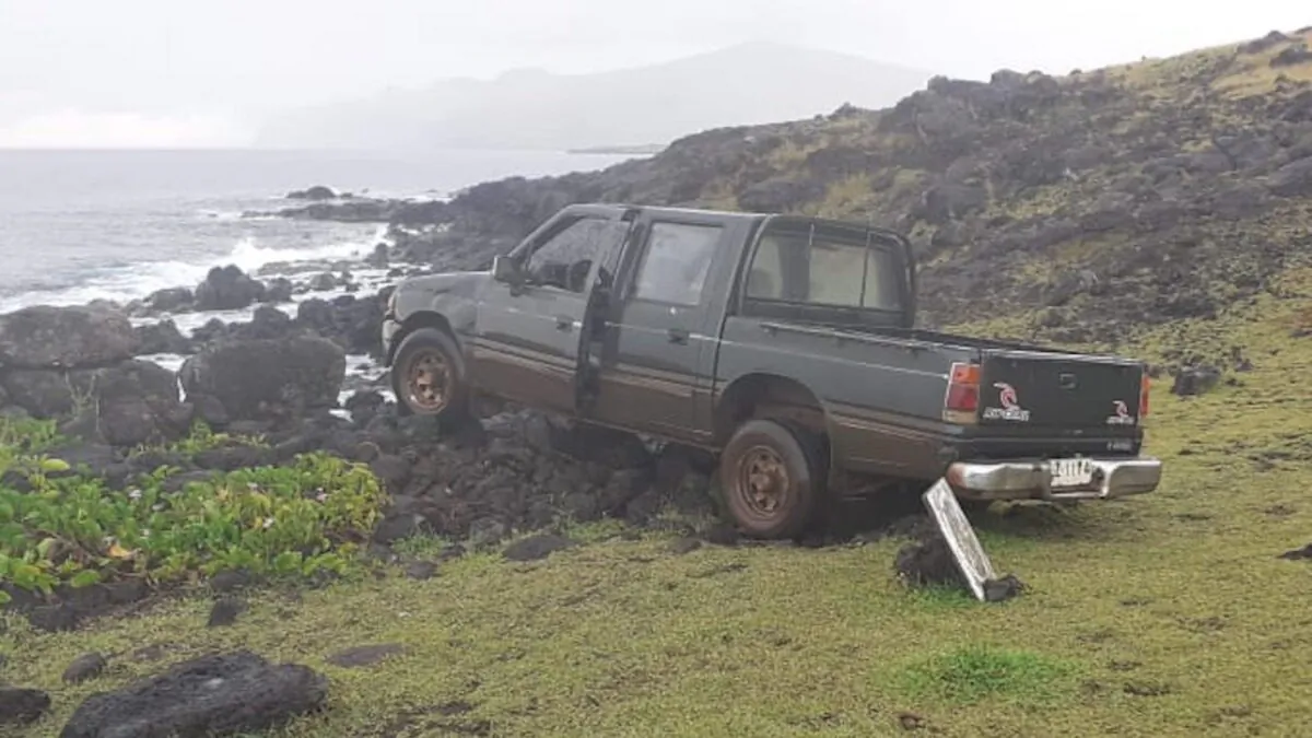 One of Easter Island's world-famous moai statues has been destroyed in an accident.(Courtesy Camilo Rapu)