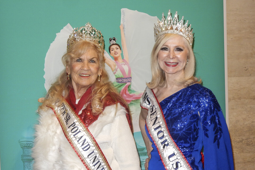 Cherie Kidd (R) and Charlotte Ambrose enjoyed Shen Yun Performing Arts at Lincoln Center in New York, on March 6, 2020. (Weiyong/The Epoch Times)