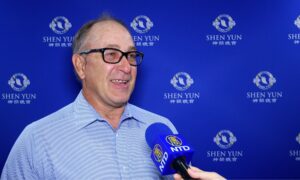 ‘Orderly, Organized, Beautiful, Gorgeous’—Arizona Businessman Thoroughly Enjoyed Shen Yun