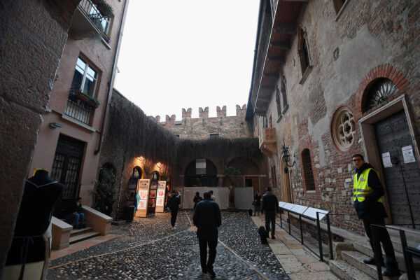 An iconic balcony scene of Romeo and Juliet, virtually deserted as Italy battles a coronavirus