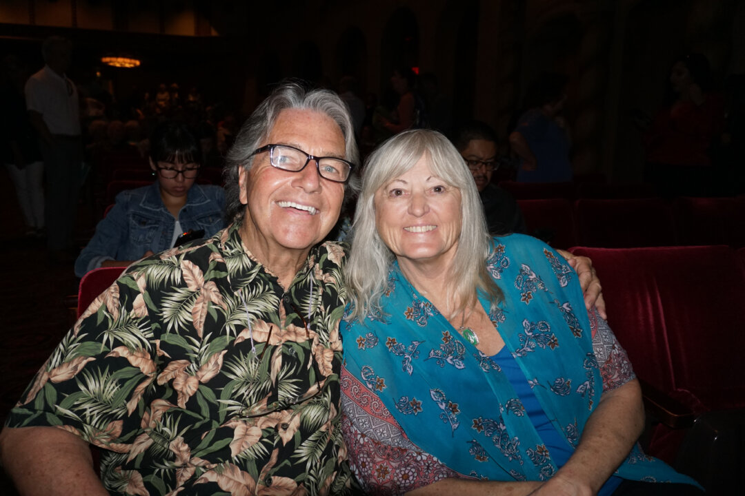 James Casey (L) and his companion attended Shen Yun Performing Arts at the Phoenix Orphuem in Arizona, on March 7, 2020. (Yawen Hung/The Epoch Times)