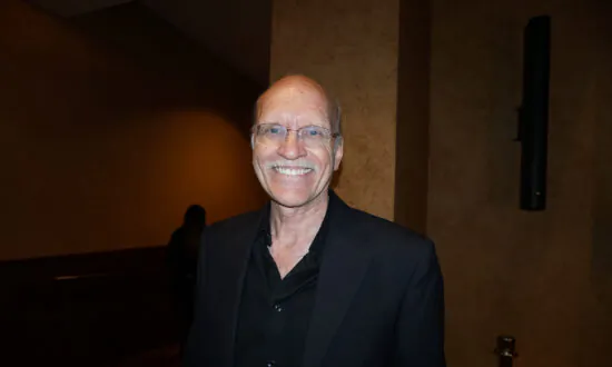 Professional Flamenco Guitarist Blown Away by Scale and Quality of Shen Yun’s Orchestra