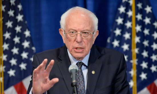Sanders Backs GOP Call for No Minimum Wage Hike During Pandemic
