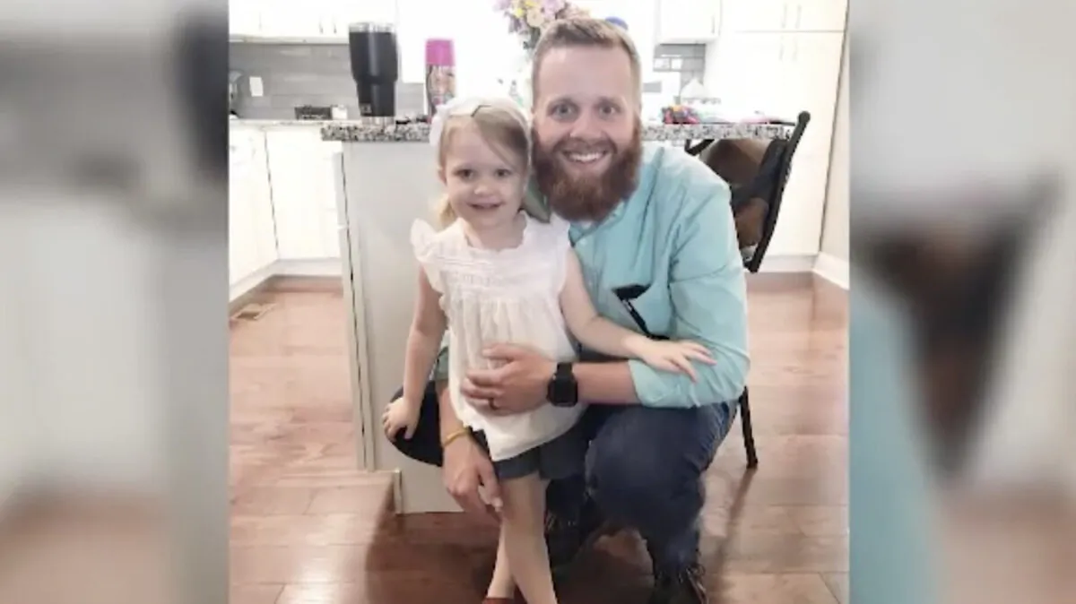 Matt Collins and his four-year-old daughter Hattie Collins. (Matt Collins/Facebook)