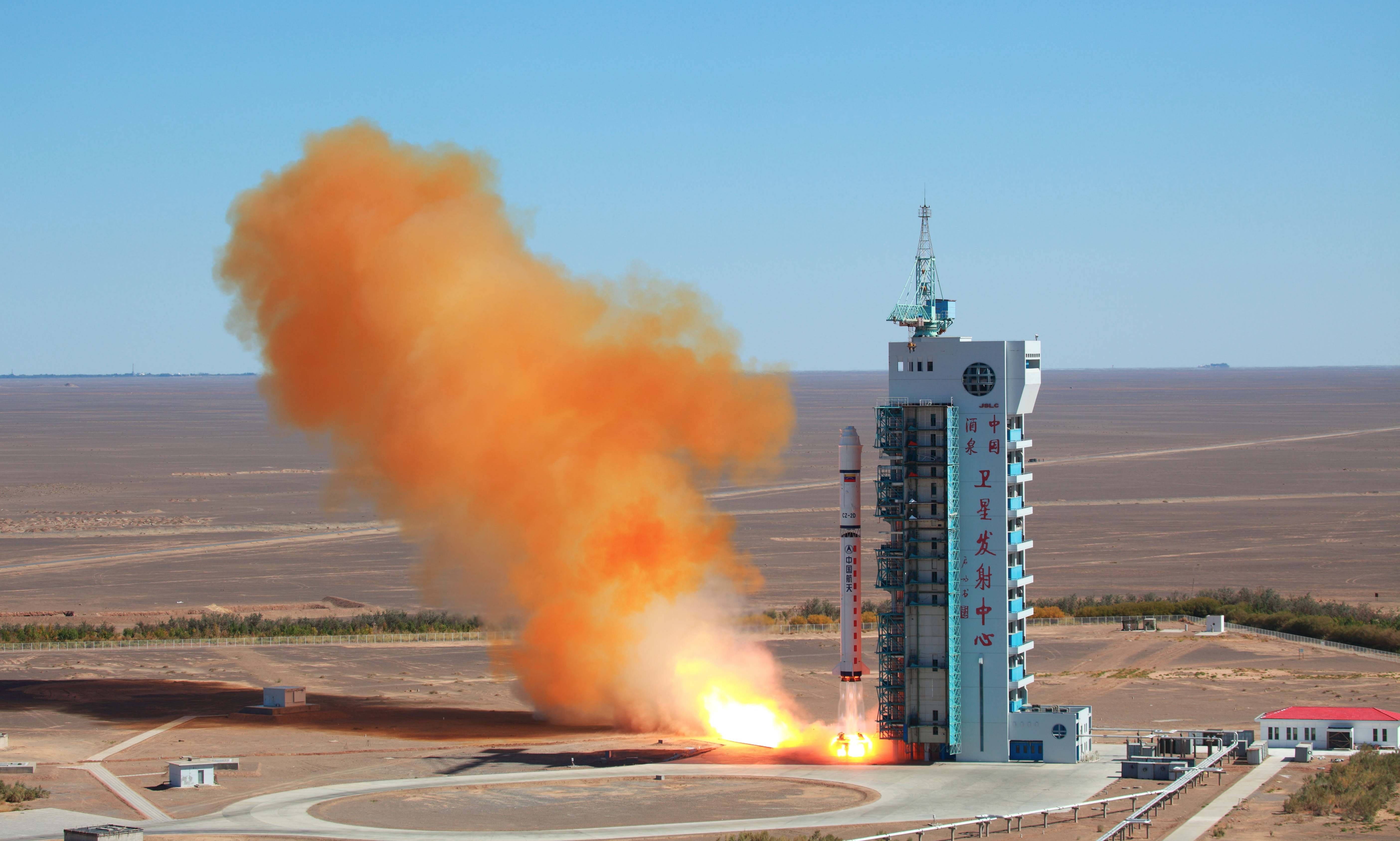 A Chinese rocket takes off with the Venezuelan earth observation satellite