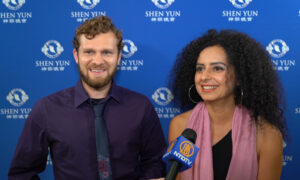 Professor Sees Hope, Optimism in Shen Yun, Encourages College Students of Chinese Culture to Attend