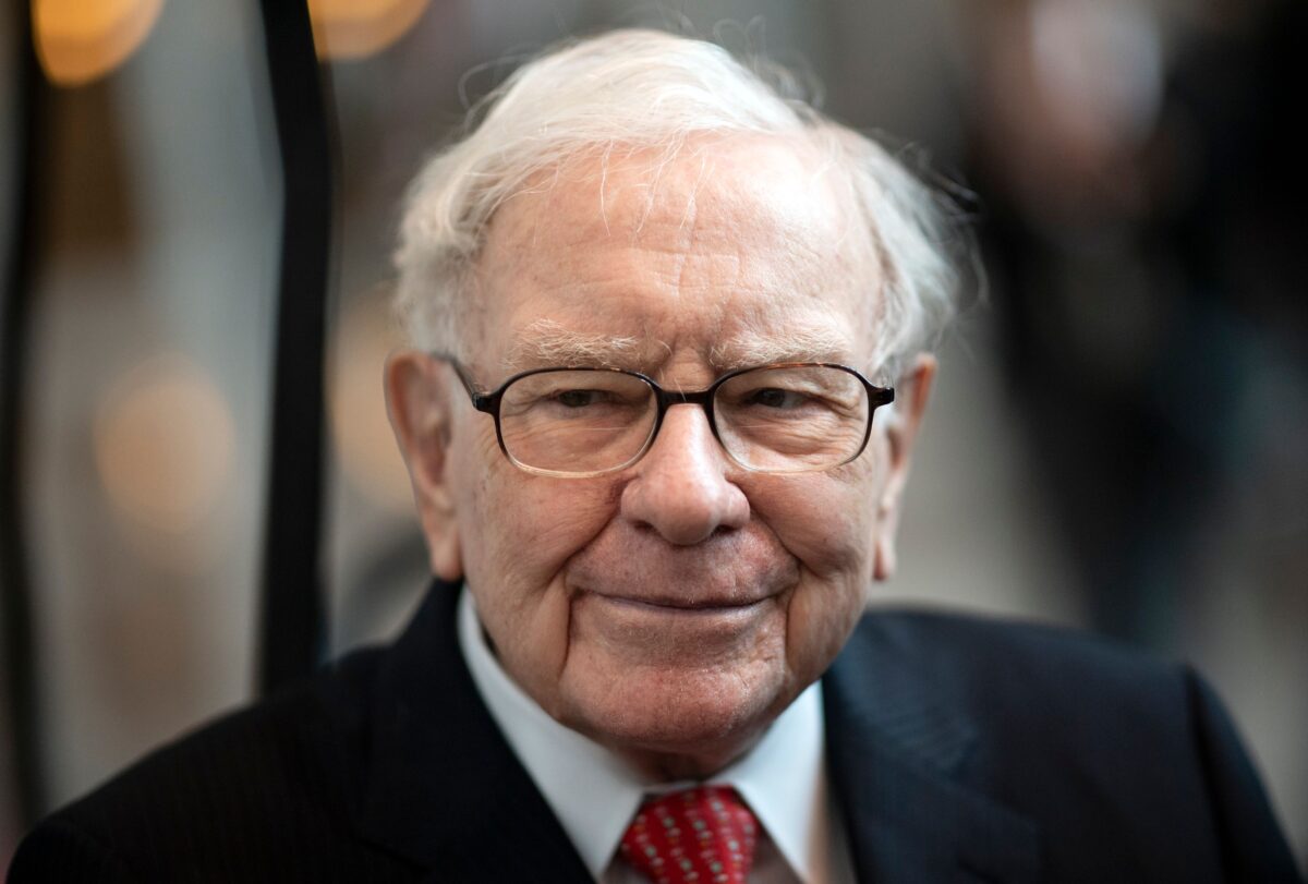 Warren Buffett, CEO of Berkshire Hathaway, attends the 2019 annual shareholders meeting in Omaha, Nebraska, on May 3, 2019. (Photo by Johannes Eisele/AFP/Getty Images) 