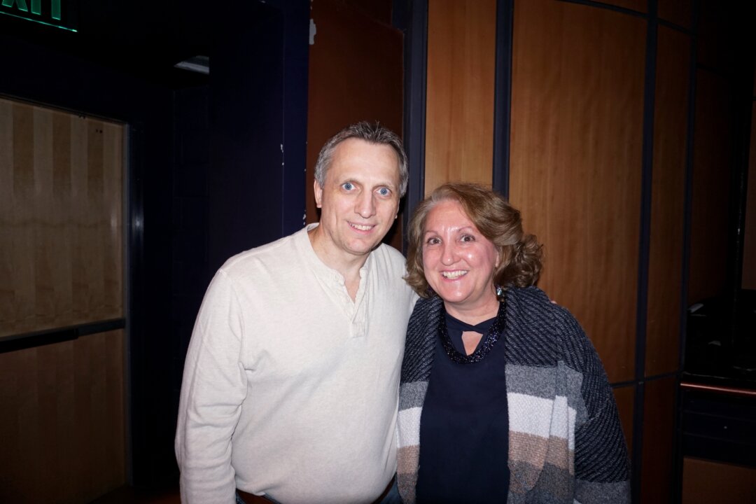 Finance and real estate speaker and podcaster Michelle Russell (R) and her guest attended Shen Yun Performing Arts at the Ikeda Theater at the Mesa Arts Center, in Arizona, on March, 14, 2020. (Yawen Hung/The Epoch Times)