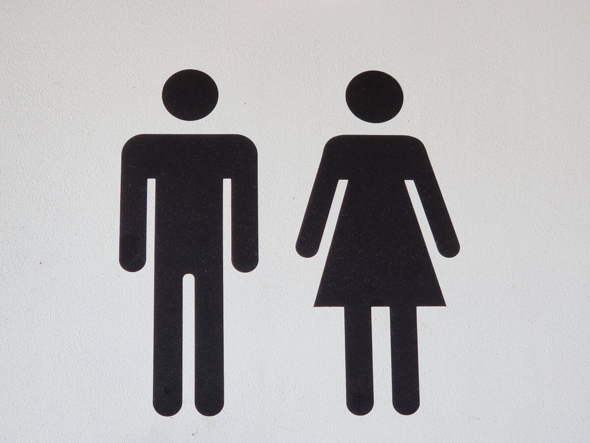 Symbols for male and female in Western Australia on Aug. 15, 2025. (Susan Mortimer/The Epoch Times)