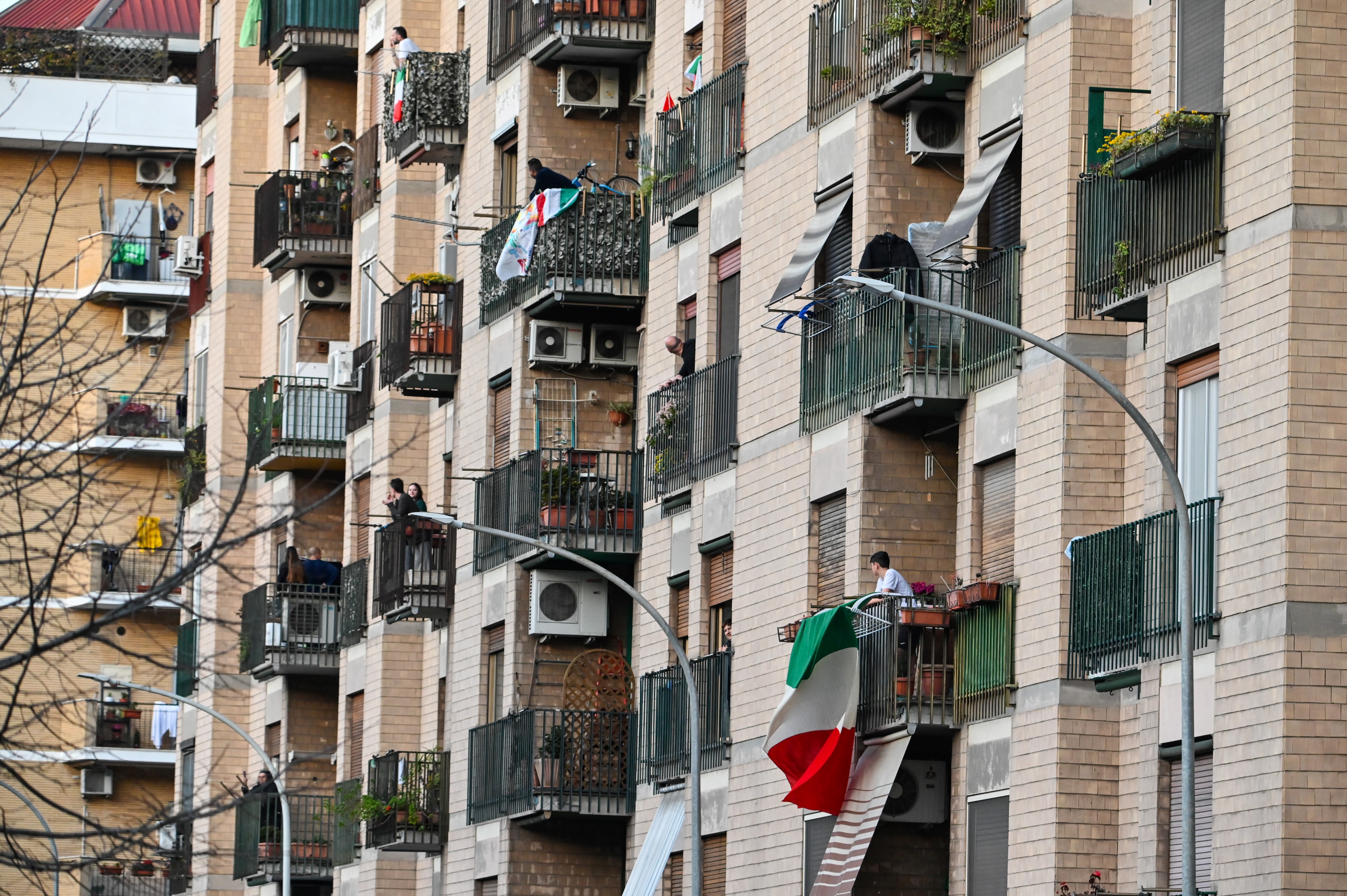 Italian Neighbors Lean Out of Their Windows to Sing ...