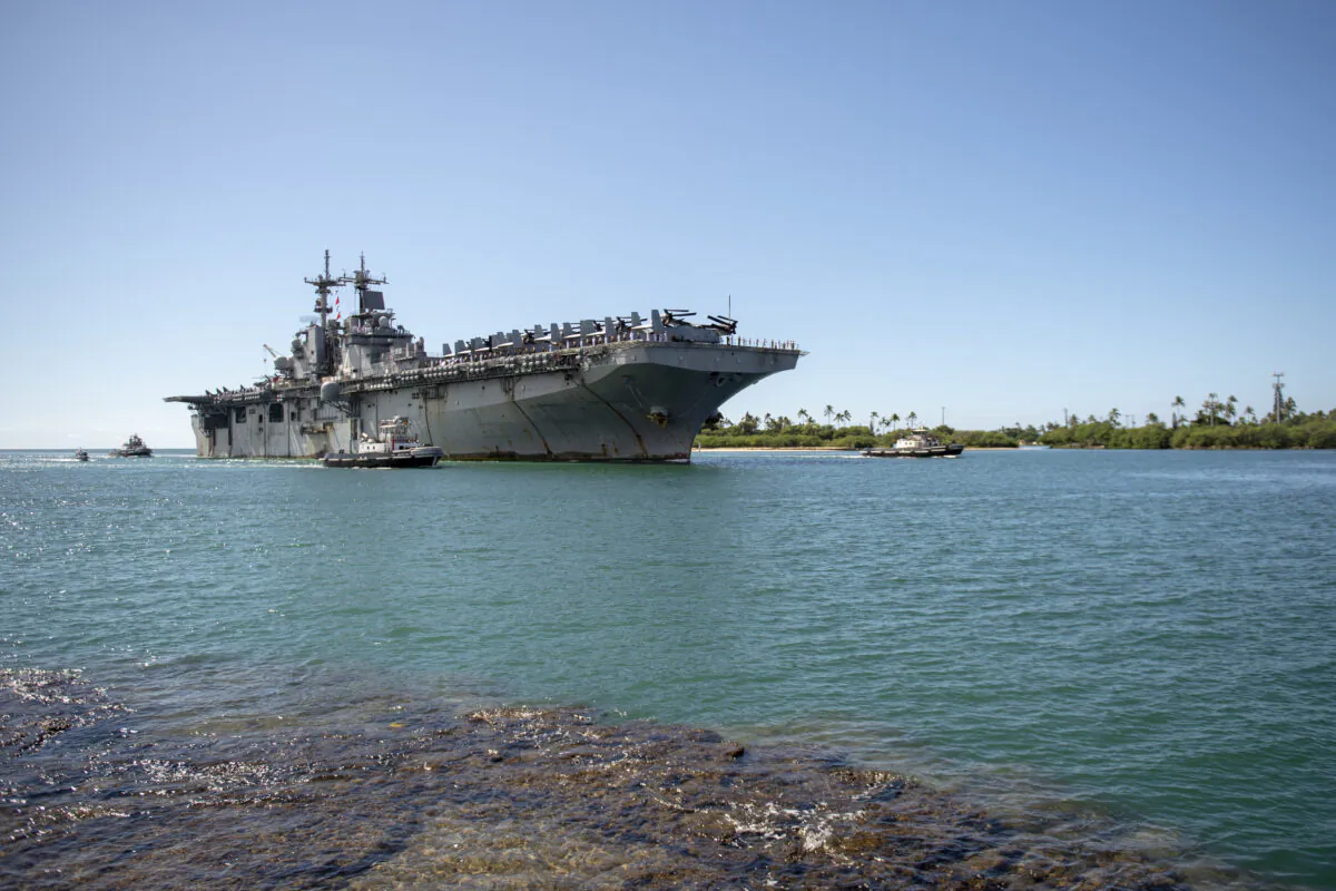The amphibious assault ship USS Boxer (LHD 4) arrives at Joint Base Pearl Harbor-Hickam following a Western Pacific deployment on Nov. 13, 2019. (DoD/Mass Communication Specialist Seaman Aja B. Jackson)