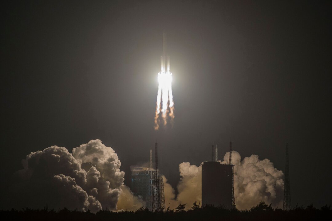 Chinese Rocket Fails on Maiden Launch | The Epoch Times