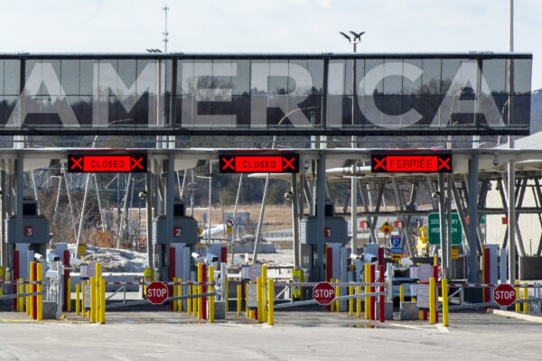 Virus Outbreak Border US Canda