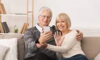 A Geriatrician Offers 4 Tips for Seniors to Stay Connected During Coronavirus Outbreak