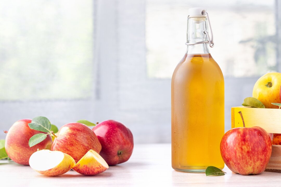 Apple cider vinegar is more than a delicious condiment, researchers have found it has several medicinal benefits.
(Dmitrii Ivanov/Shutterstock)