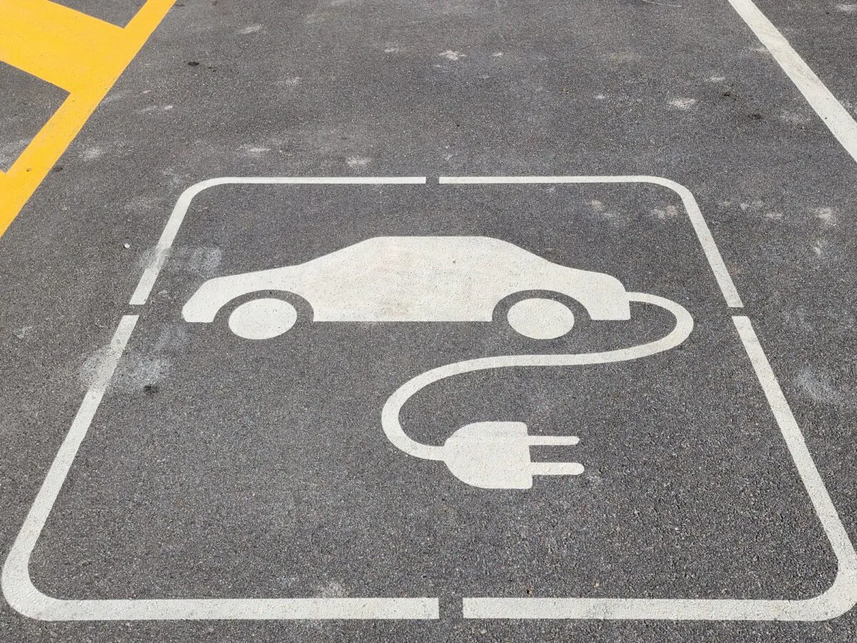 A sign indicating an electric vehicle charging station parking bay in Albany, Western Australia, on April 19, 2024. (Susan Mortimer/The Epoch Times)