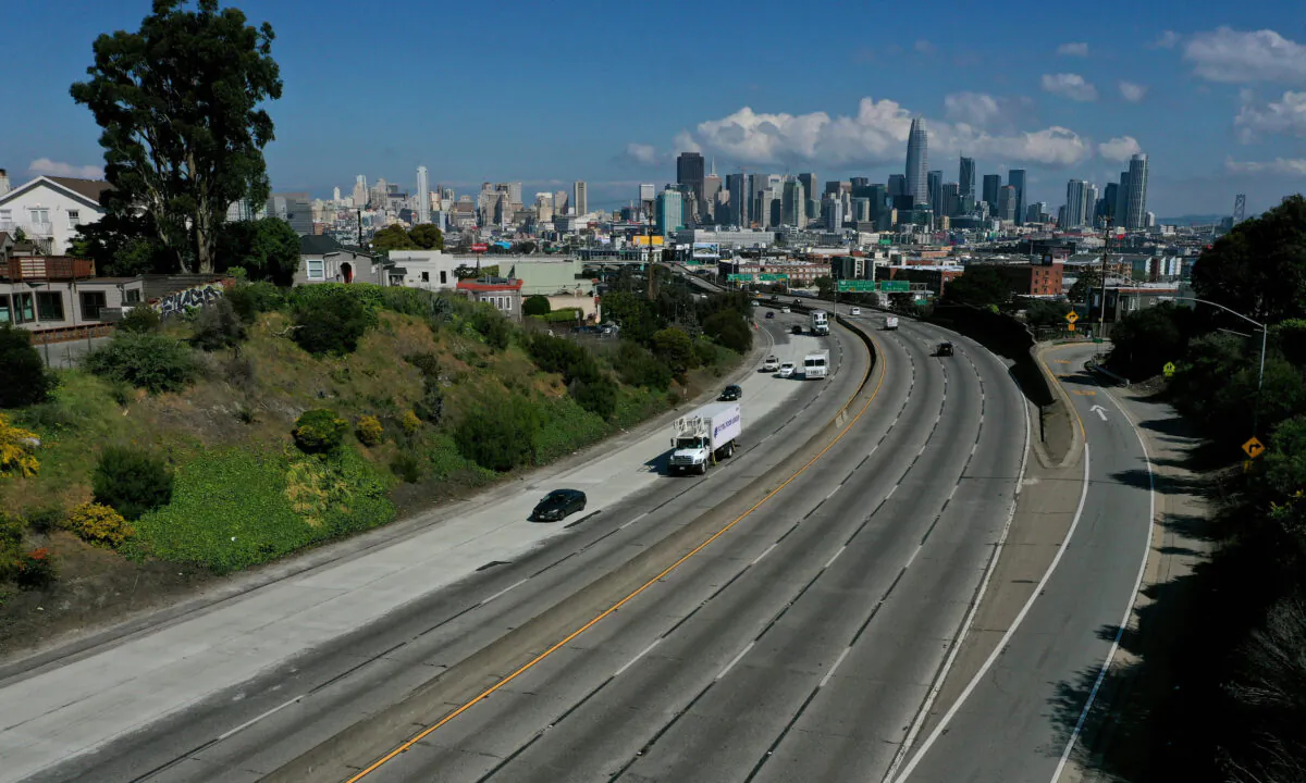 Midday traffic is lighter than usual on Highway 101 in San Francisco on March 20, 2020. With the entire State of California under order to shelter in place, traffic on Bay Area freeways is extremely light. (Justin Sullivan/Getty Images)