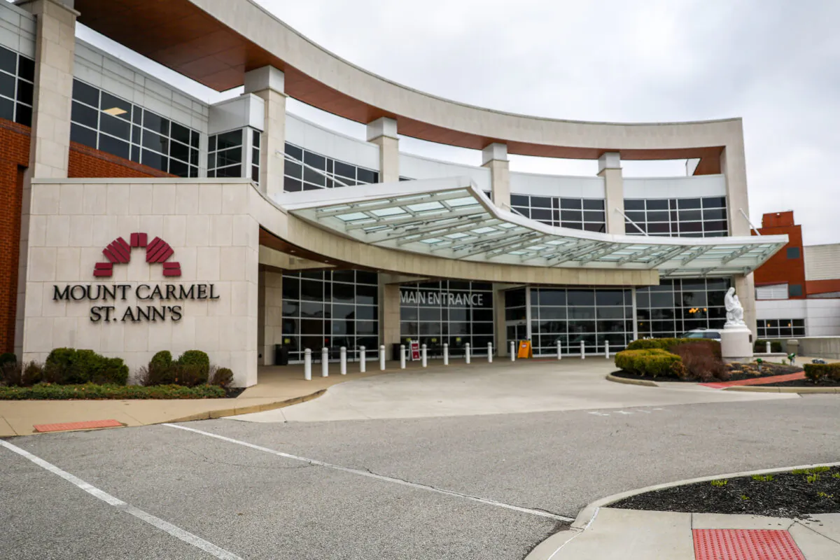 Mount Carmel St. Ann's Hospital in Columbus, Ohio, on March 23, 2020. (Charlotte Cuthbertson/The Epoch Times)