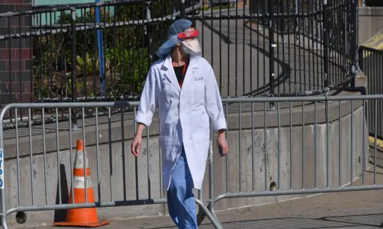 NYC’s Elmhurst Hospital, at Center of COVID-19 ‘Crisis,’ Sees 13 Patients Die in 24-hour Span