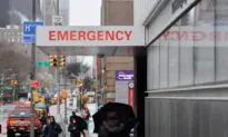 NY Gov. Cuomo to Sign Executive Order Allowing Medical Students to Work as Doctors