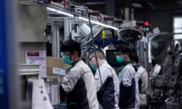 Tech Factory Workers in Shanghai Protest Dormitory Lockdowns