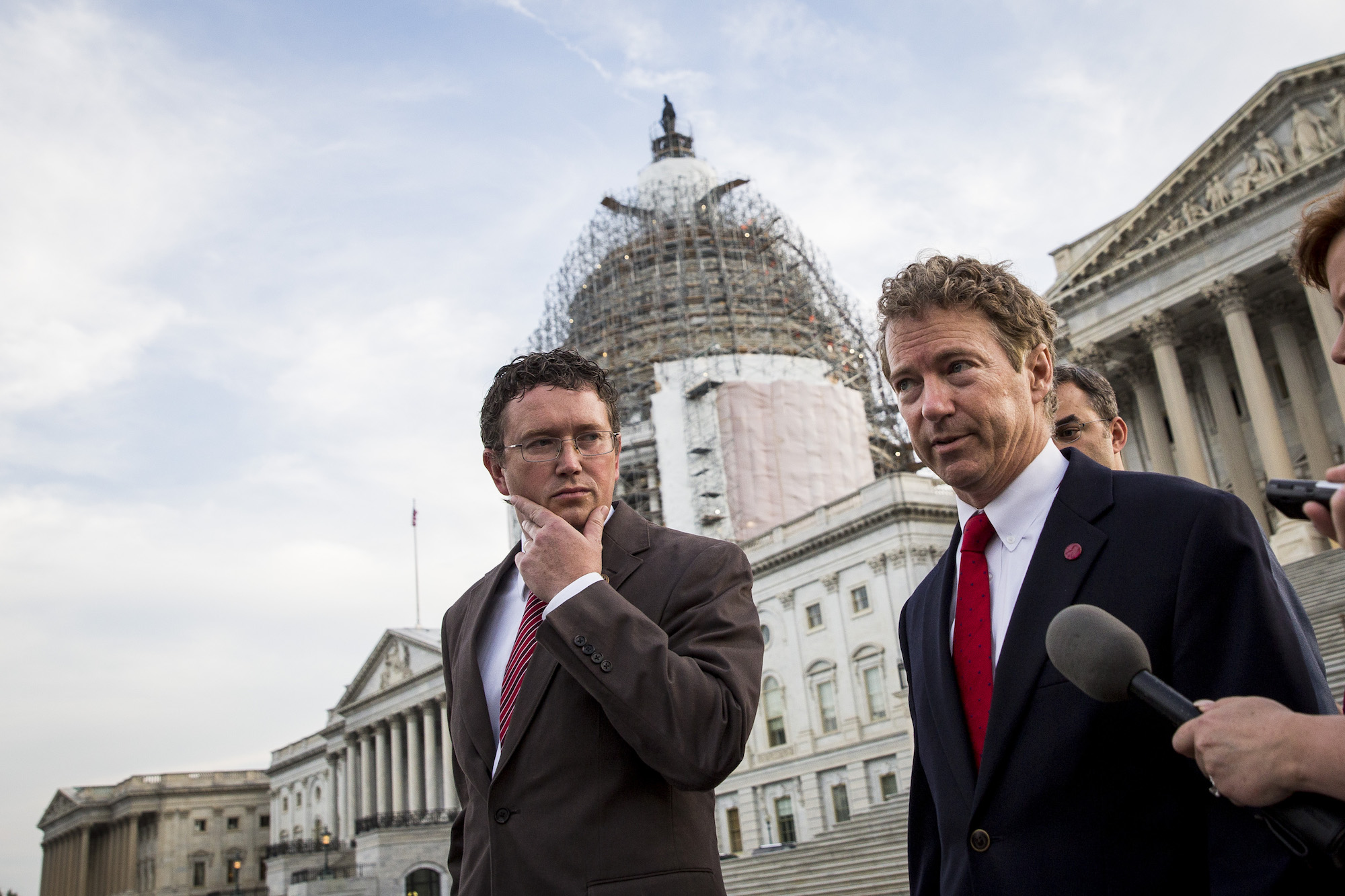 Sen. Rand Paul Recovers From CCP Virus, Starts Volunteering at Hospital