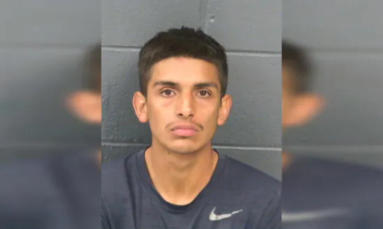 Deputies: Teen Wrestling Champ Stops Kidnapping of Children
