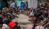Social Workers in India’s Capital Raise Concerns as COVID-19 Shutdown Sparks Massive Exodus