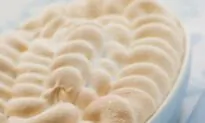 Old-Fashioned Bread Pudding With Meringue 