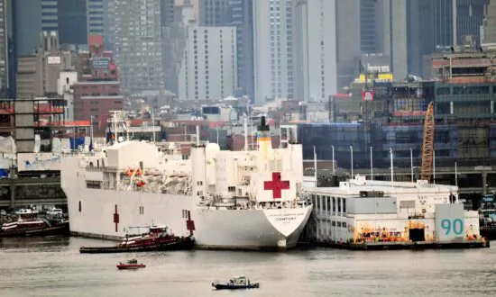 Trump Says USNS Comfort to Return to Virginia After Gov. Cuomo Says NY No Longer Needs It