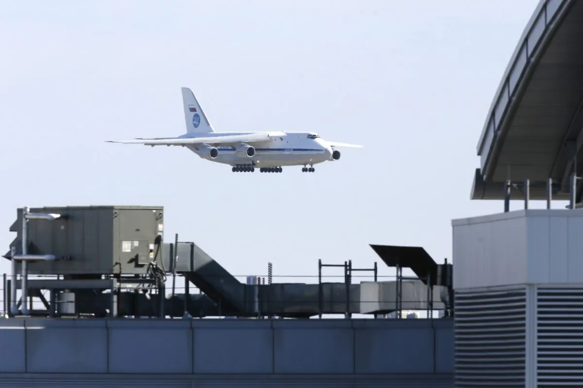 A Russian military transport plane carrying medical equipment, masks and supplies lands at JFK International Airport during the outbreak of the CCP virus disease (COVID-19) in New York City, New York, U.S., April 1, 2020. (Stefan Jeremiah/Reuters)
