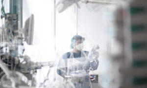 Troops Gather 150 Bodies of Virus Victims in Ecuador City