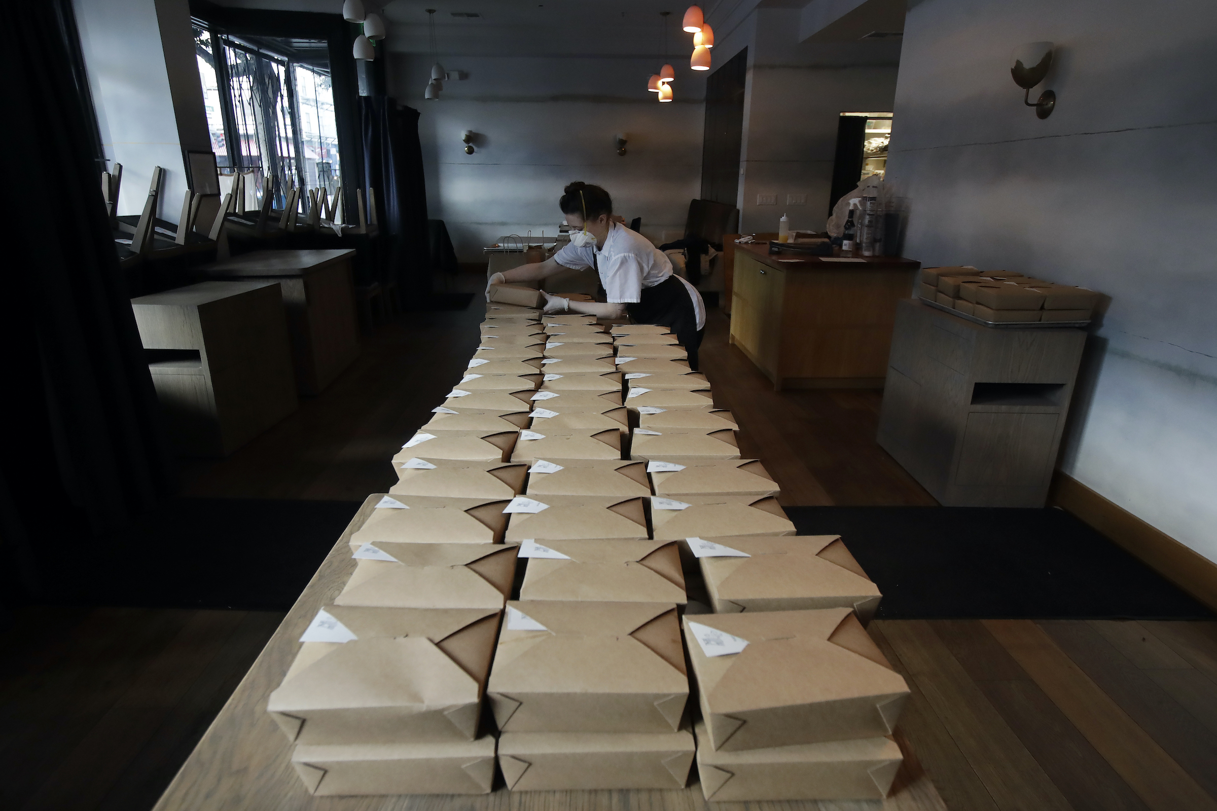 nightbird chefs pack dinner for hospital workers