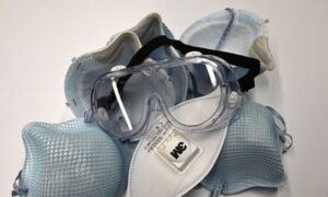 141 Million N95 Masks to Be Made Over 6 Months Under Defense Production Act