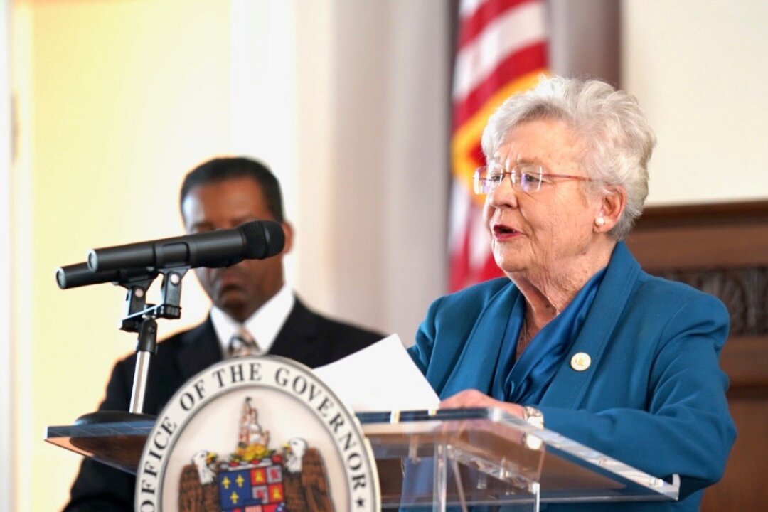 Alabama Gov. Kay Ivey Signs Law Banning Curbside Voting