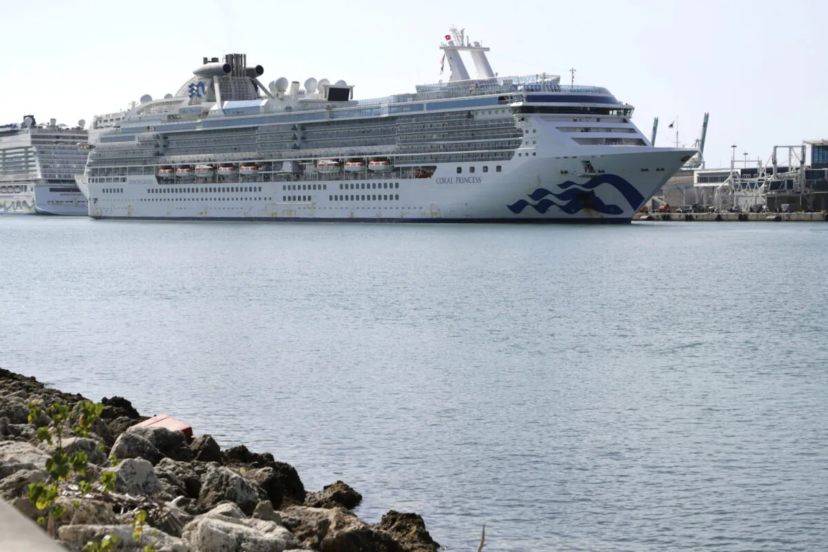 The Coral Princess cruise ship arrives at PortMiami during the CCP virus outbreak, in Miami, on April 4, 2020. (Lynne Sladky/AP)