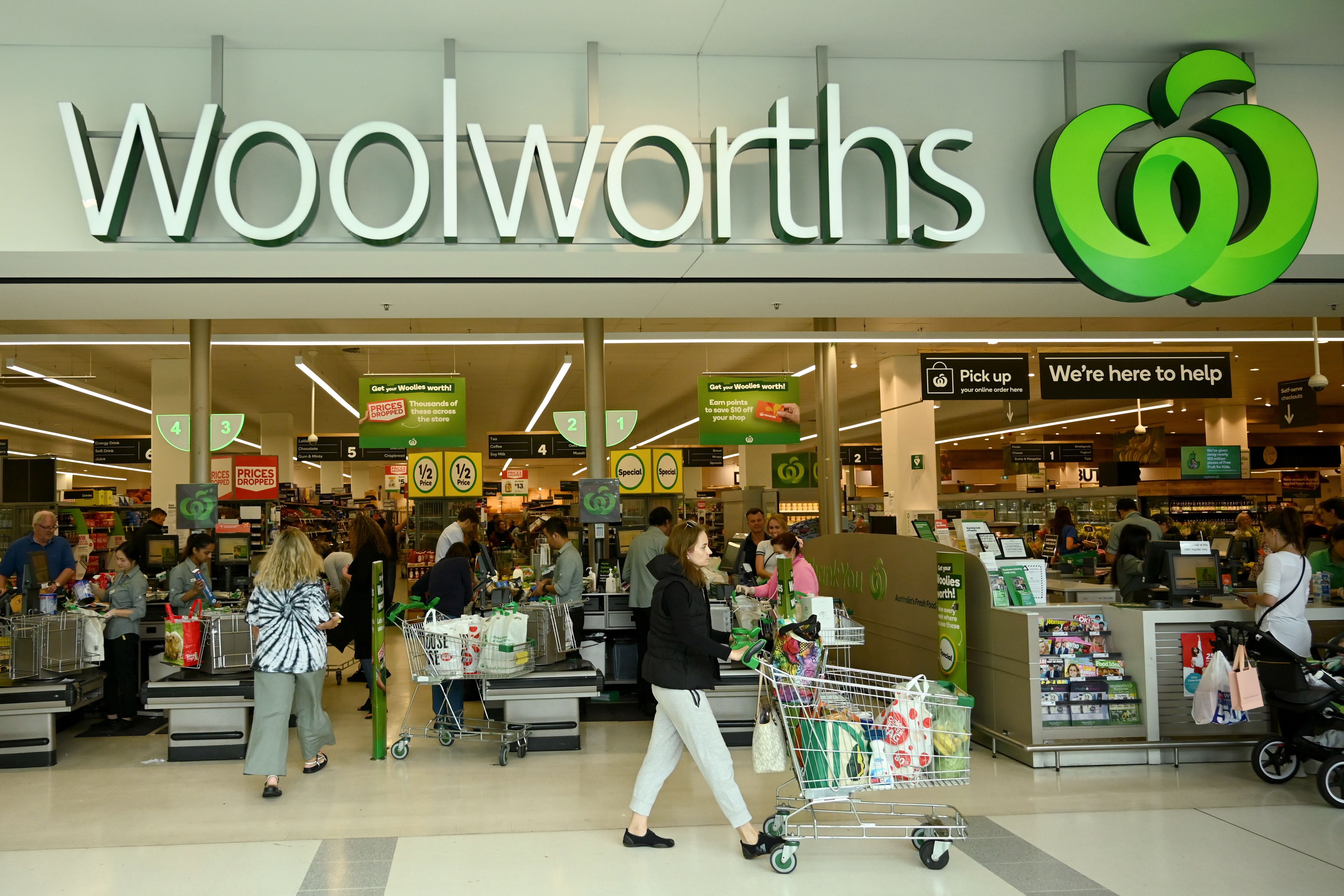 Woolworths Coles To Limit Shoppers To Enforce Social Distancing