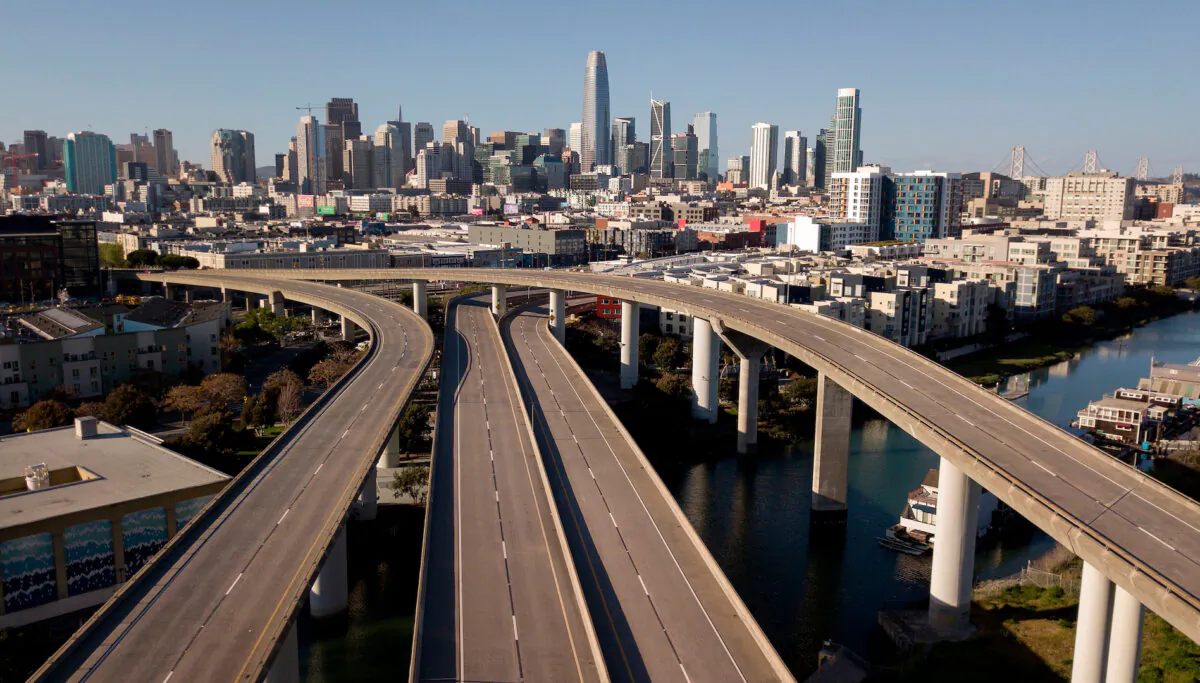 An interstate sits empty in San Francisco, Calif., on April 1, 2020 during the COVID-19 crisis. (Josh Edelson/AFP via Getty Images)