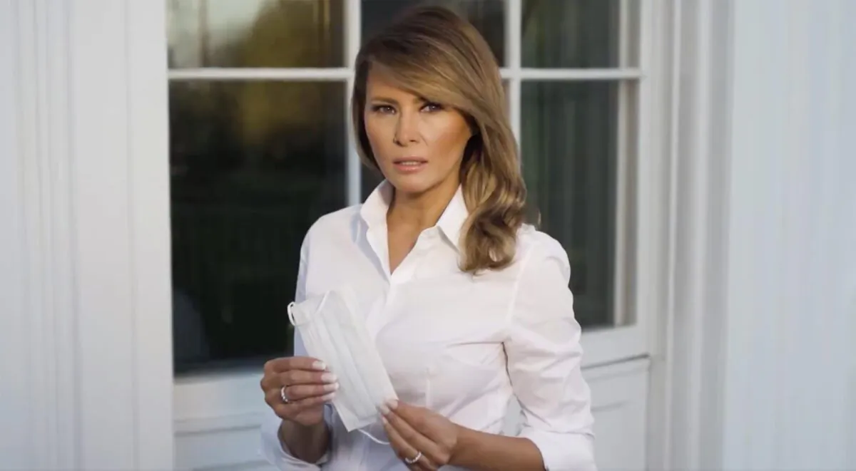 First lady Melania Trump holds a mask. (Courtesy of Melania Trump/Twitter)